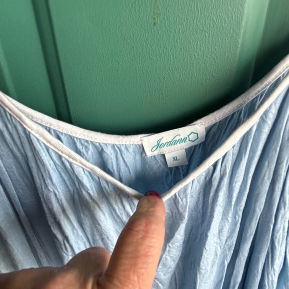 Jordann size XL ladies gown so soft - Picture 4 of 5